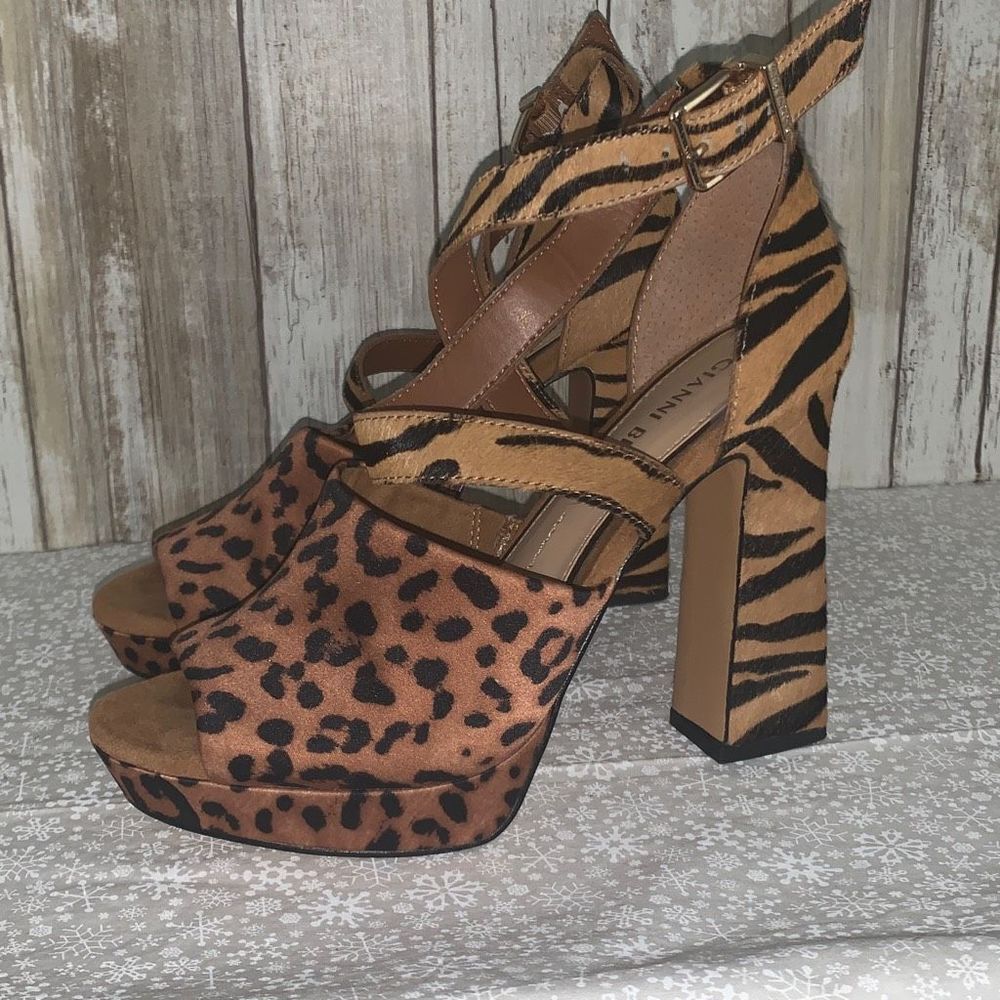 Gianni BINI‎ Calf Hair Leather Animal Print Strappy Heel Platform Sandals Size 6